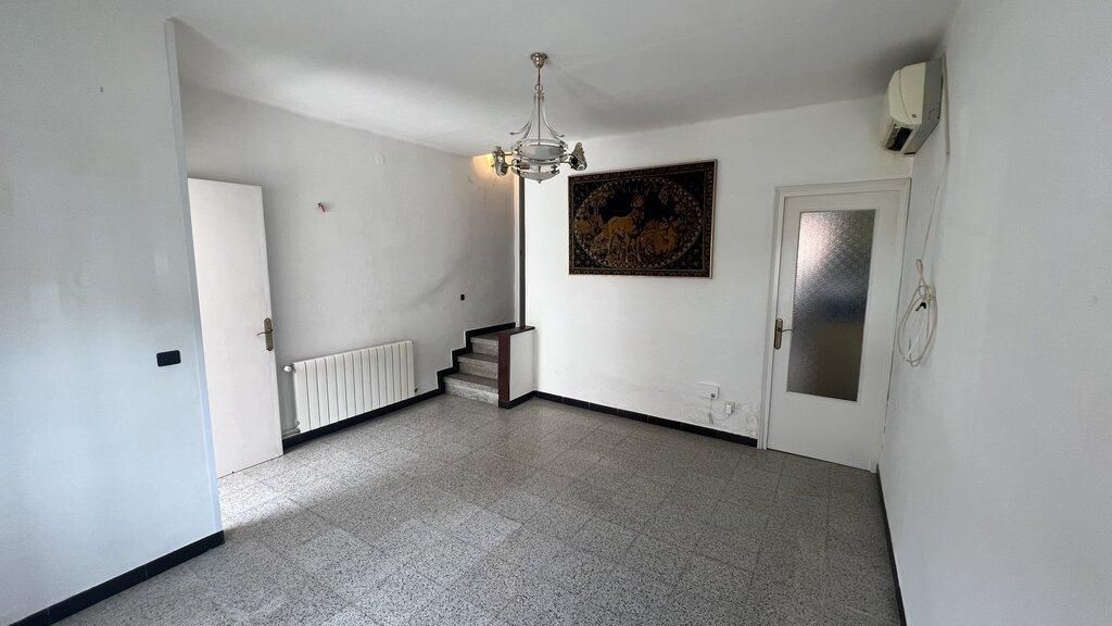 Single-family semi-detached for sale in Figueres  with Air Conditioner and Alarm