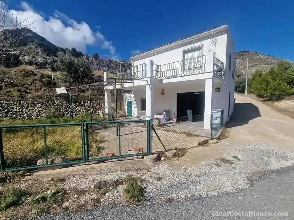 Vista exterior de Apartament de lloguer en Confrides, Alicante