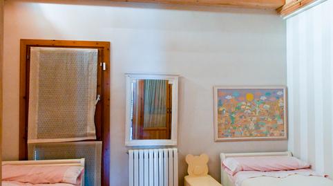 Foto 4 de Casa adosada en venda a Calle Barcelona, Sallent de Gállego, Huesca