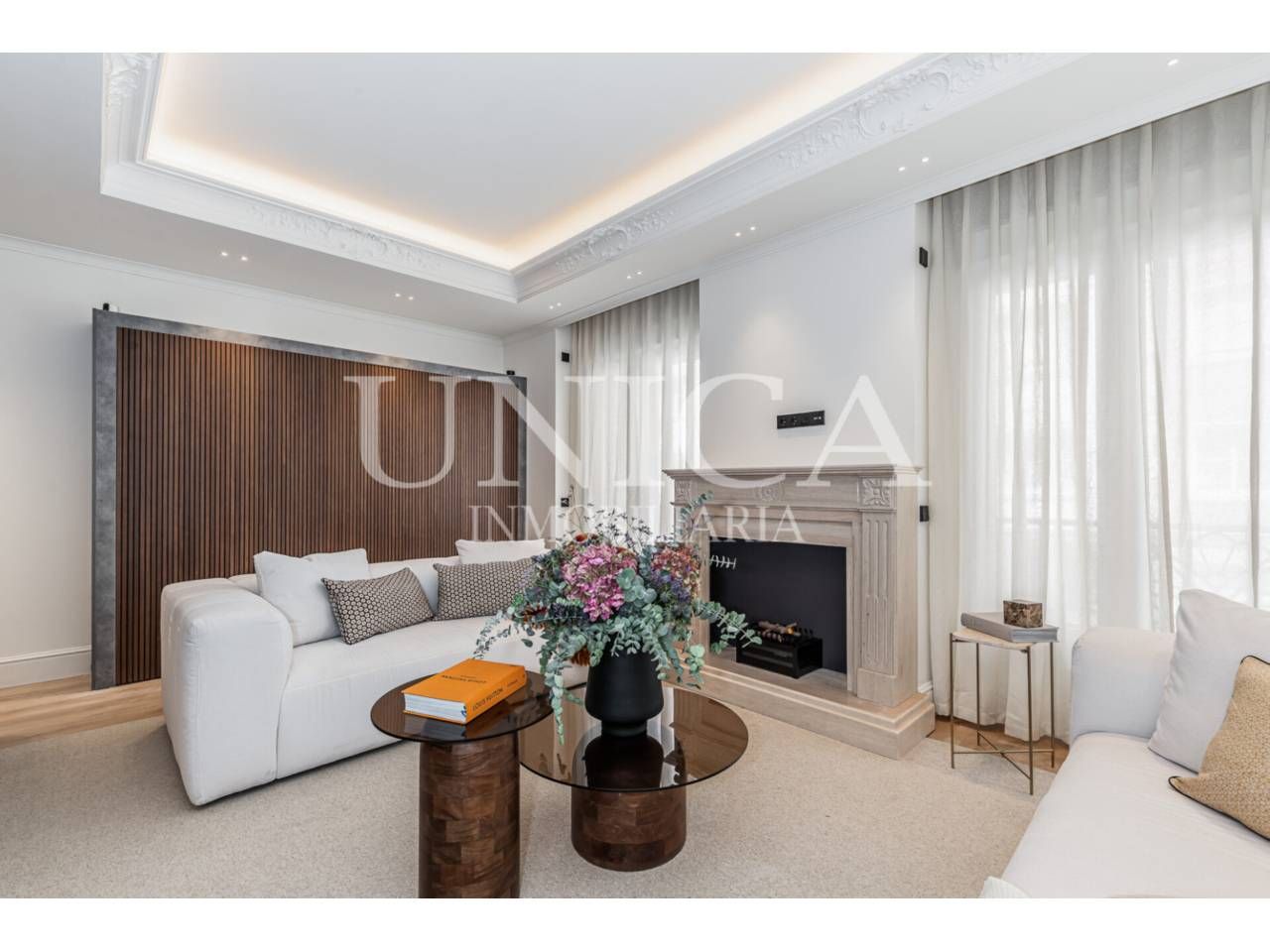 Living room of Flat for sale in  Madrid Capital  with Air Conditioner, Heating and Furnished