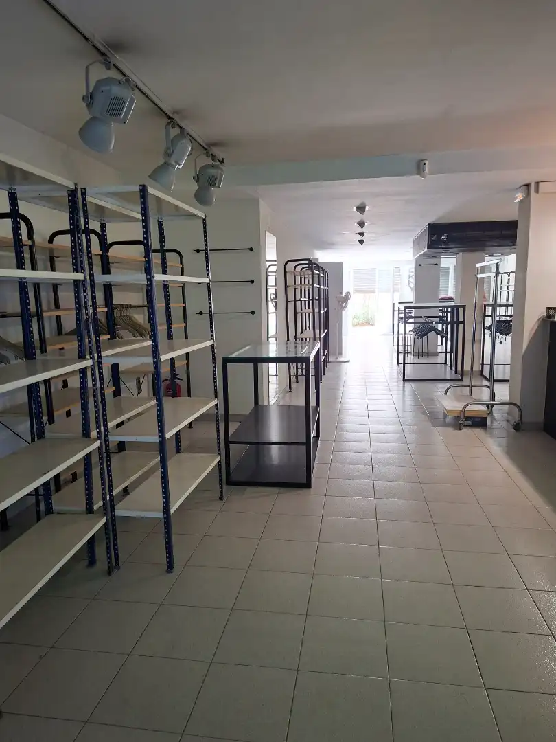 Local comercial de lloguer a Carrer de Jovara 18, imagen 6