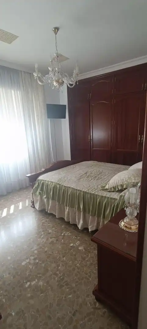 Dormitori de Casa adosada en venda en Algeciras amb Aire condicionat, Moblat i Alarma