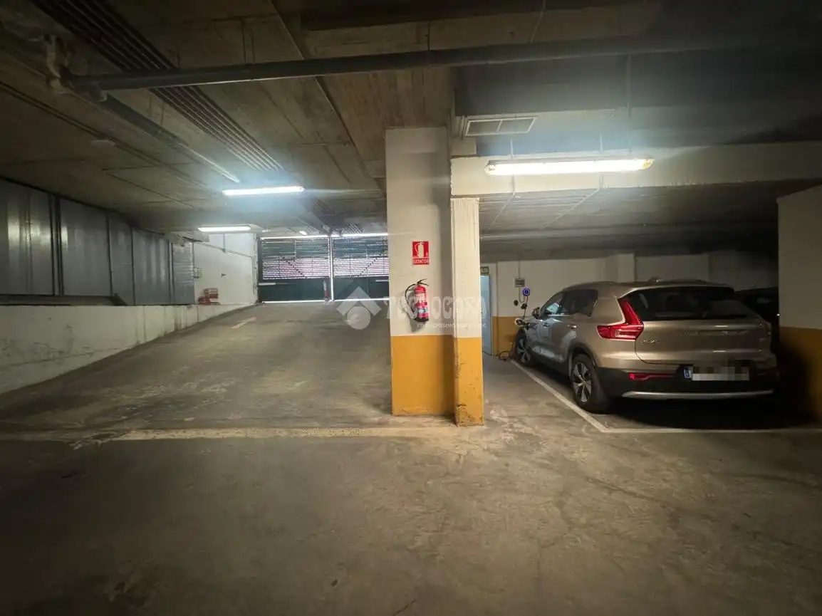 Aparcament de Pis en venda en Madrid amb Aire condicionat, Calefacció i Traster
