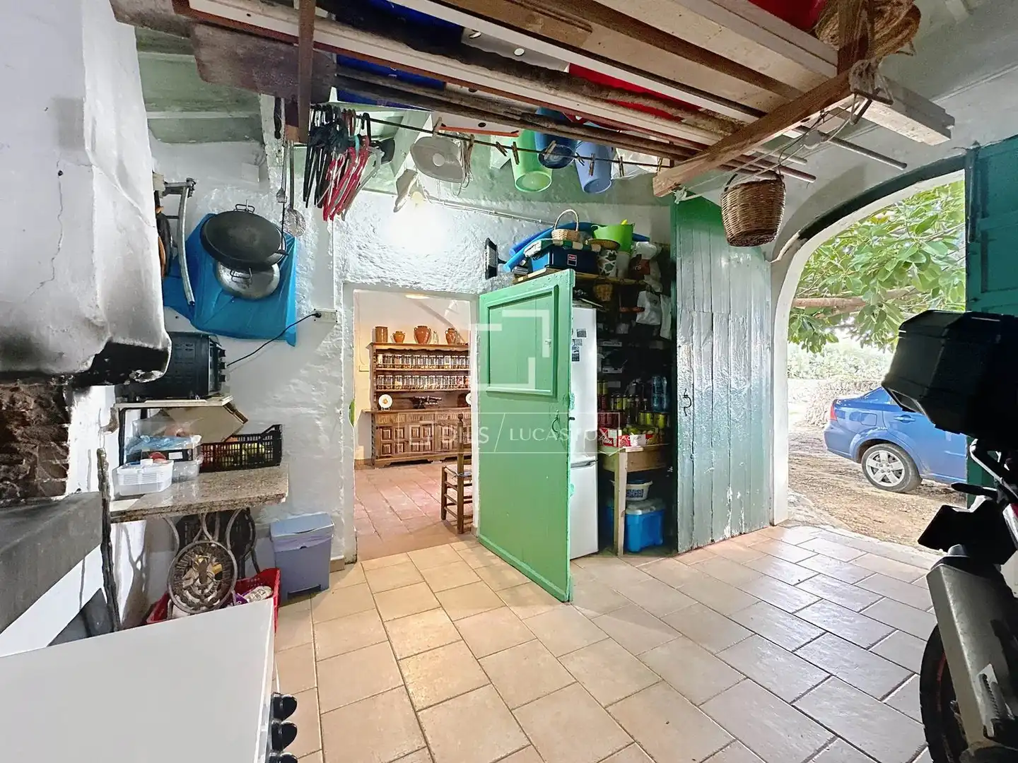 Küche von Country house zum Verkauf in Es Castell mit Privatgarten, Abstellraum und Balkon