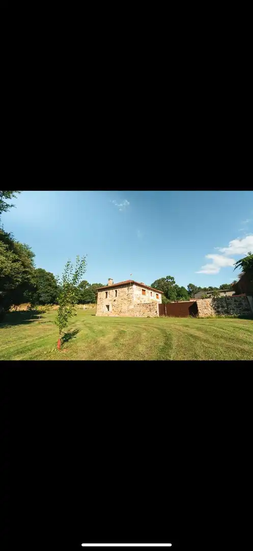 Vista exterior de Casa o xalet en venda en A Merca   amb Jardí privat, Terrassa i Moblat