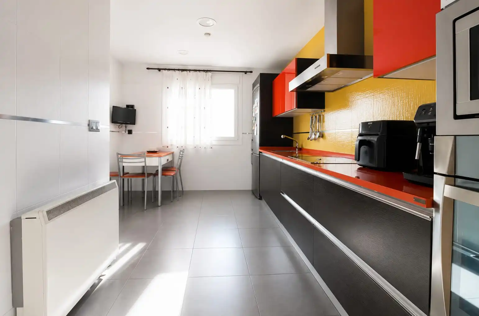 Casa aparellada amb jardí en venda a Calle de Samuel Baltés, imagen 2
