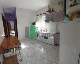Cuina de Casa o xalet en venda en Ourense Capital  amb Calefacció, Jardí privat i Terrassa