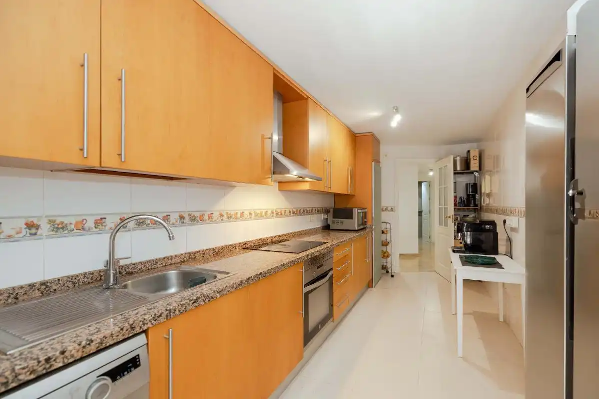 Cocina de Piso en venta en Marbella con Aire acondicionado, Calefacción y Jardín privado