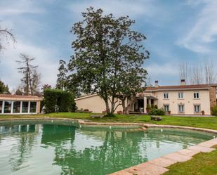 Vista exterior de Casa o xalet en venda en  Madrid Capital amb Aire condicionat, Calefacció i Jardí privat