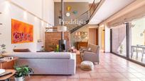 Sala d'estar de Casa o xalet en venda en Sant Cugat del Vallès amb Aire condicionat, Calefacció i Terrassa