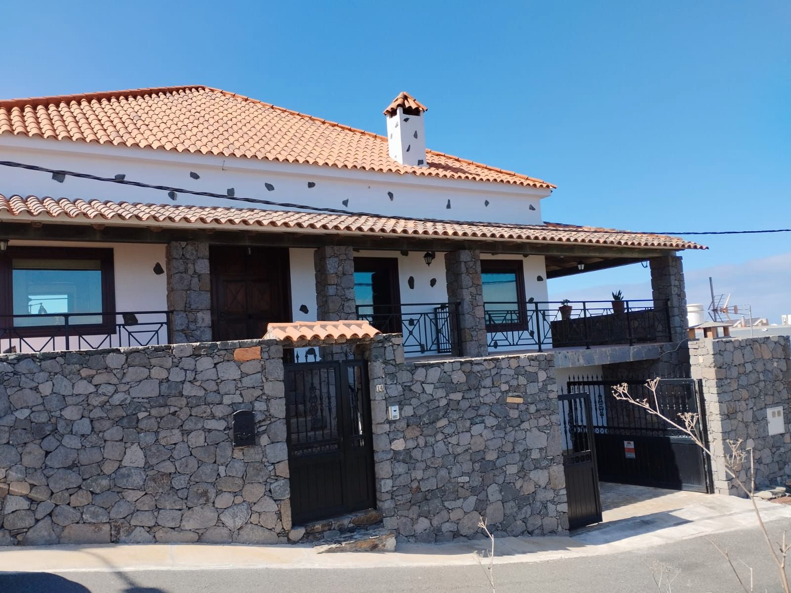Vista exterior de Casa o chalet en venta en Moya (Las Palmas) con Jardín privado, Terraza y Amueblado