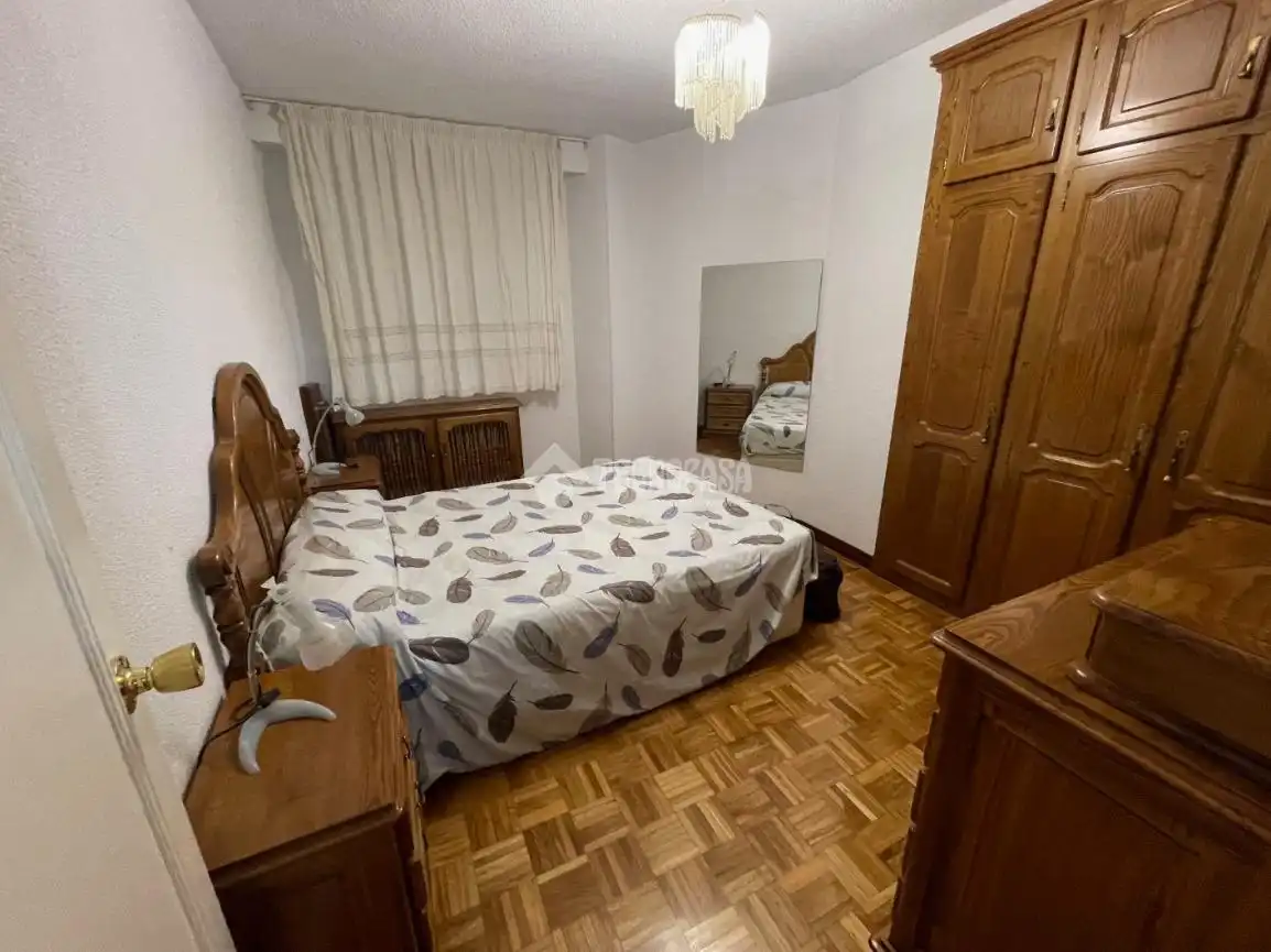 Dormitori de Pis de lloguer en Madrid amb Aire condicionat, Calefacció i Terrassa
