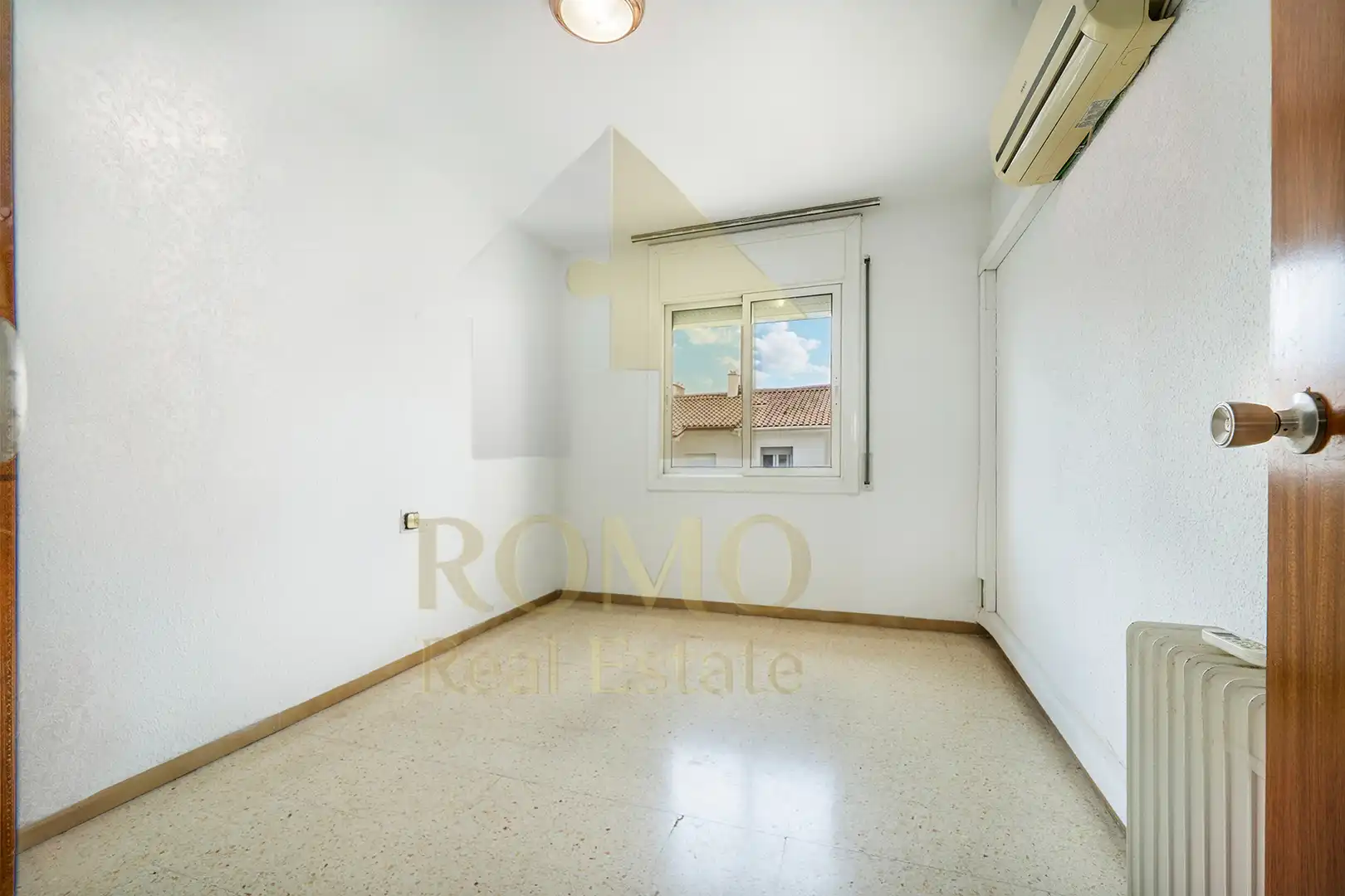Habitación de Casa adosada en venta en Santa Perpètua de Mogoda con Balcón