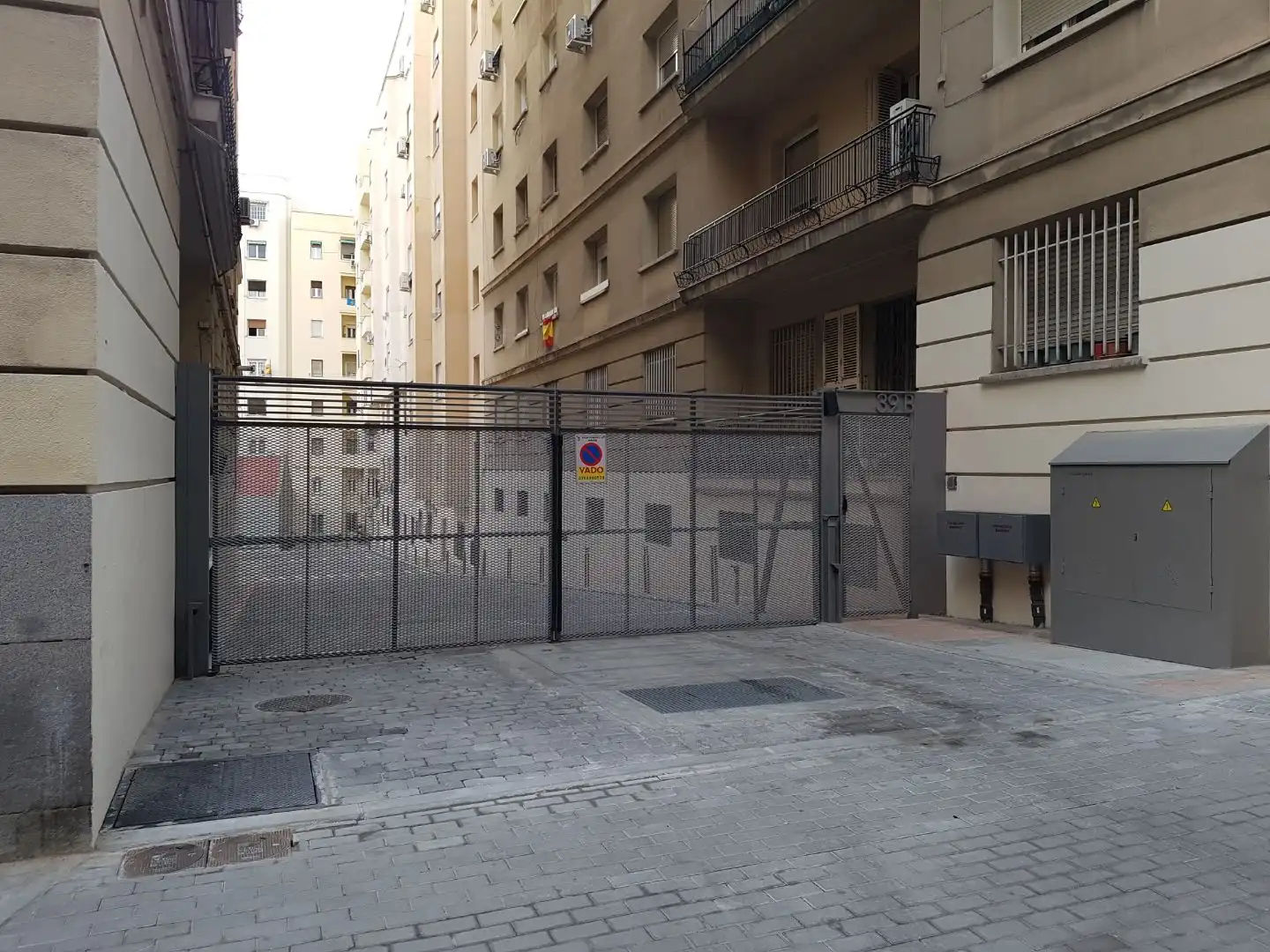 Garage for rent in Calle de Hilarión Eslava, Gaztambide