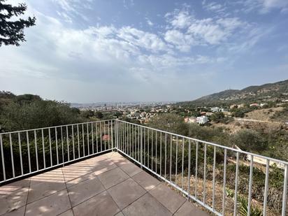 Exterior view of House or chalet for sale in  Barcelona Capital  with Air Conditioner, Heating and Terrace