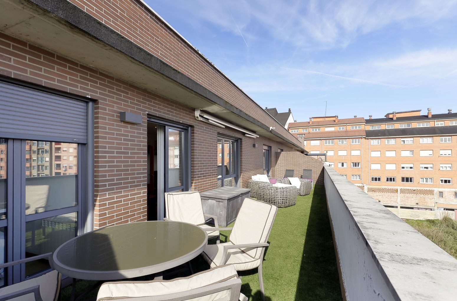 Terraza de Ático en venta en Oviedo  con Calefacción, Terraza y Trastero