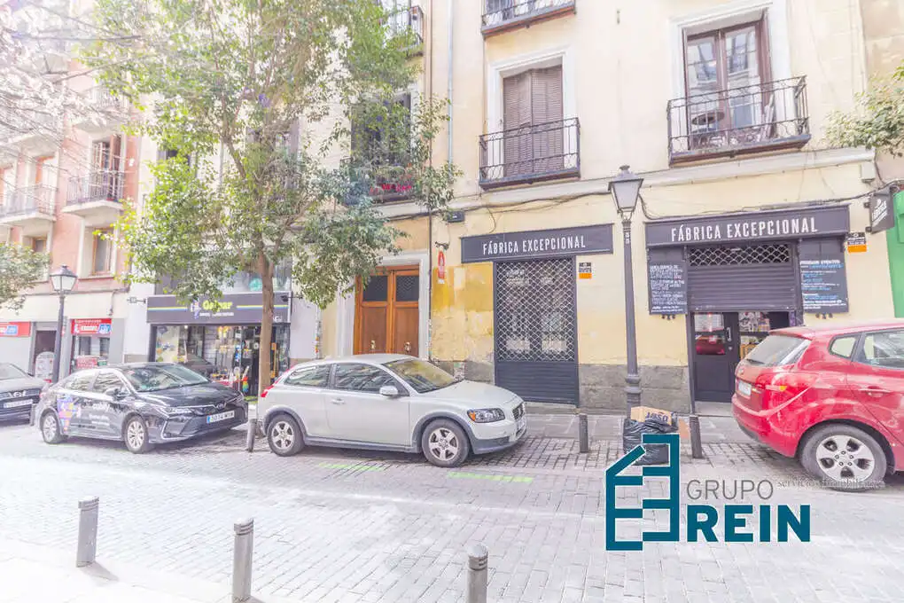 Außenansicht von Wohnung zum Verkauf in Madrid mit Klimaanlage und Heizung