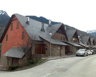 Exterior view of Single-family semi-detached for sale in Bossòst