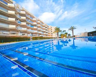 Piscina de Apartament de lloguer en Mont-roig del Camp amb Aire condicionat, Calefacció i Jardí privat