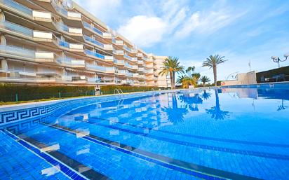 Piscina de Apartament de lloguer en Mont-roig del Camp amb Aire condicionat, Calefacció i Jardí privat