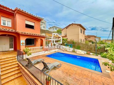 Casa con piscina in vendita a Mas Romeu