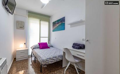 Bedroom of Flat to share in  Valencia Capital  with Air Conditioner and Terrace