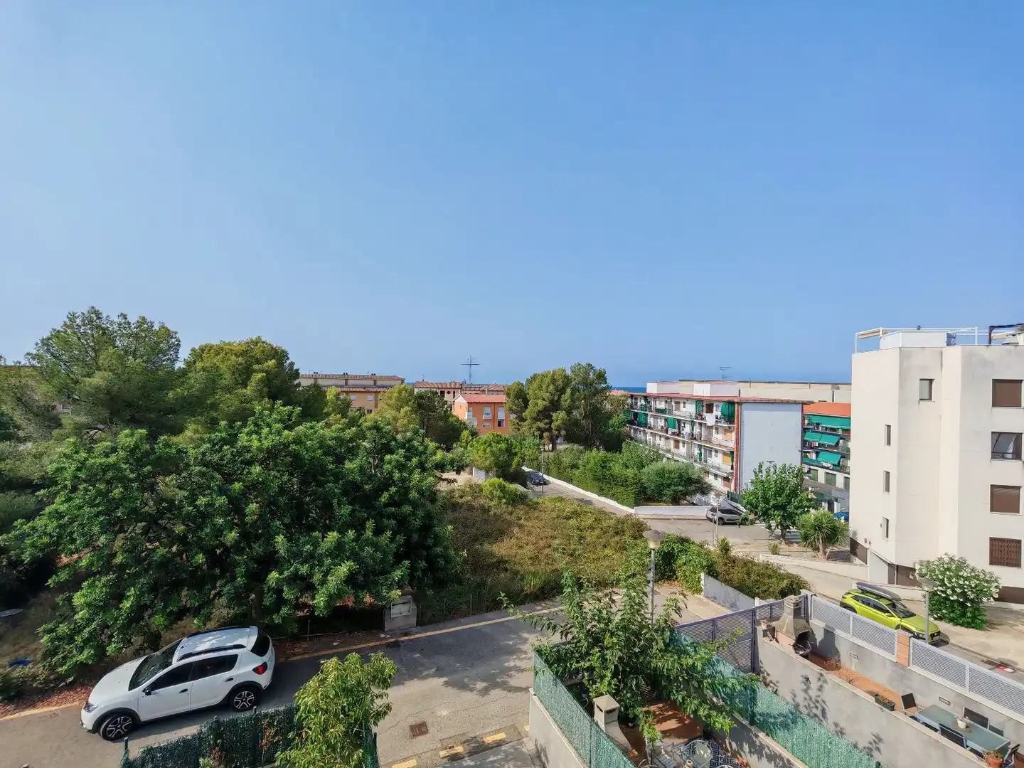 Vista exterior de Casa adosada en venta en El Vendrell con Aire acondicionado, Calefacción y Jardín privado