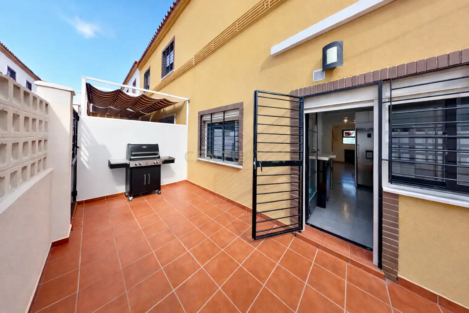 Exterior view of Detached homes for sale in Málaga  with Air Conditioner, Private garden and Storage room