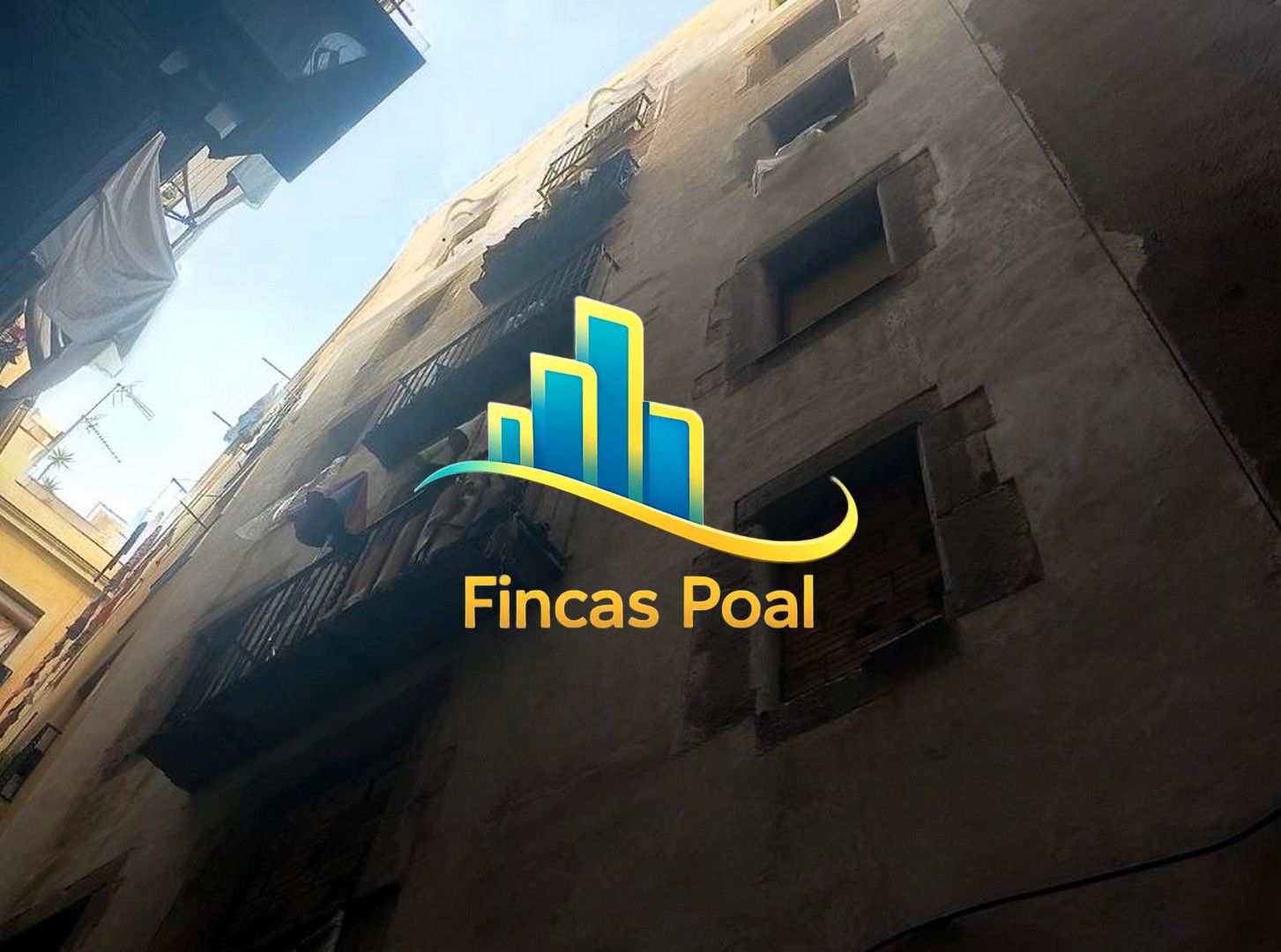 Piscina de Edifici en venda en  Barcelona Capital