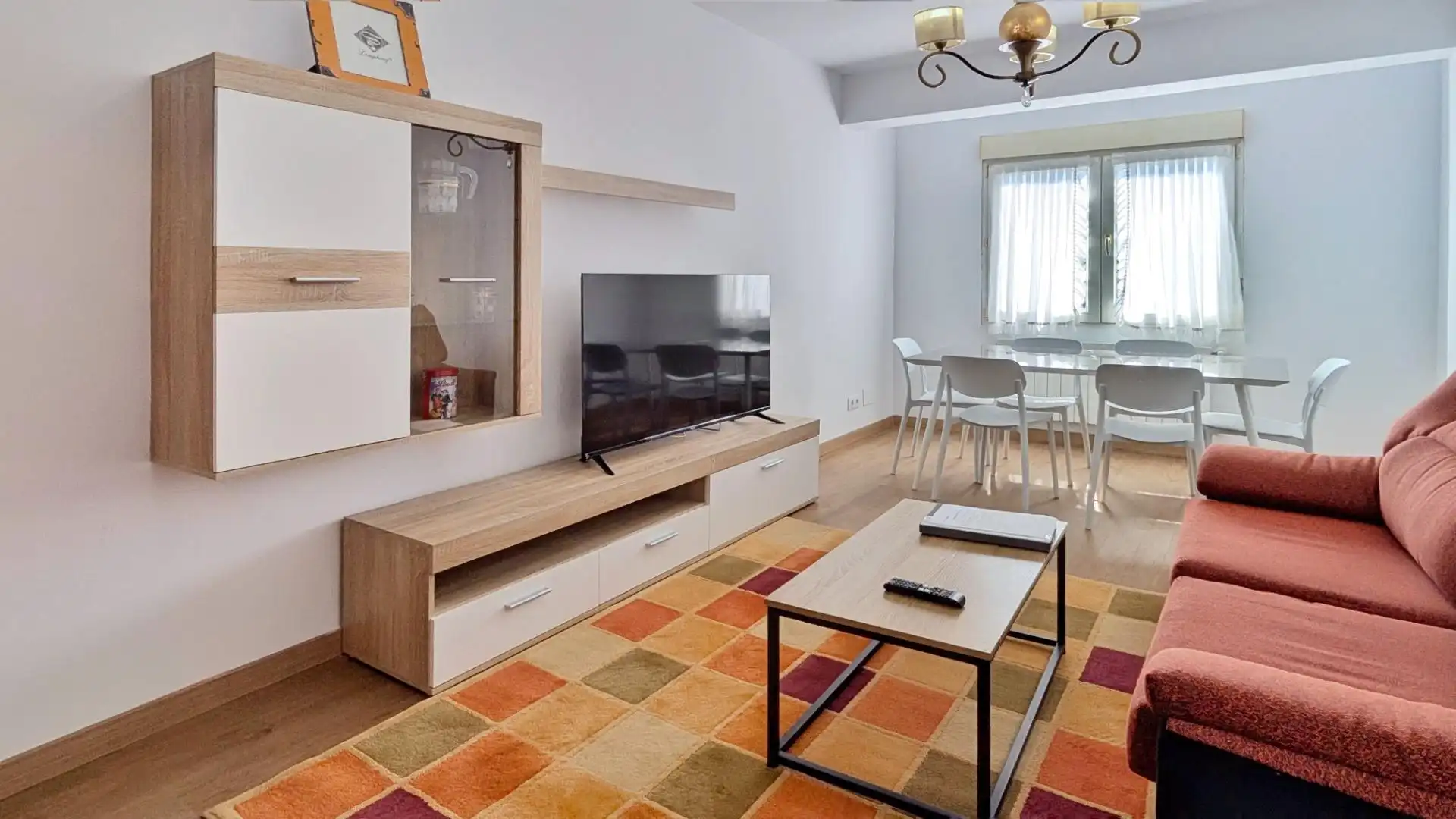 Piso con ascensor en venta en Cuatro Caminos