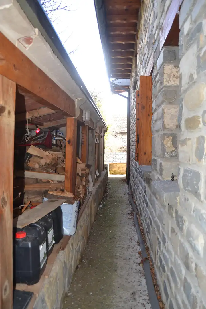 Außenansicht von Haus oder Chalet zum Verkauf in Aisa mit Heizung und Privatgarten