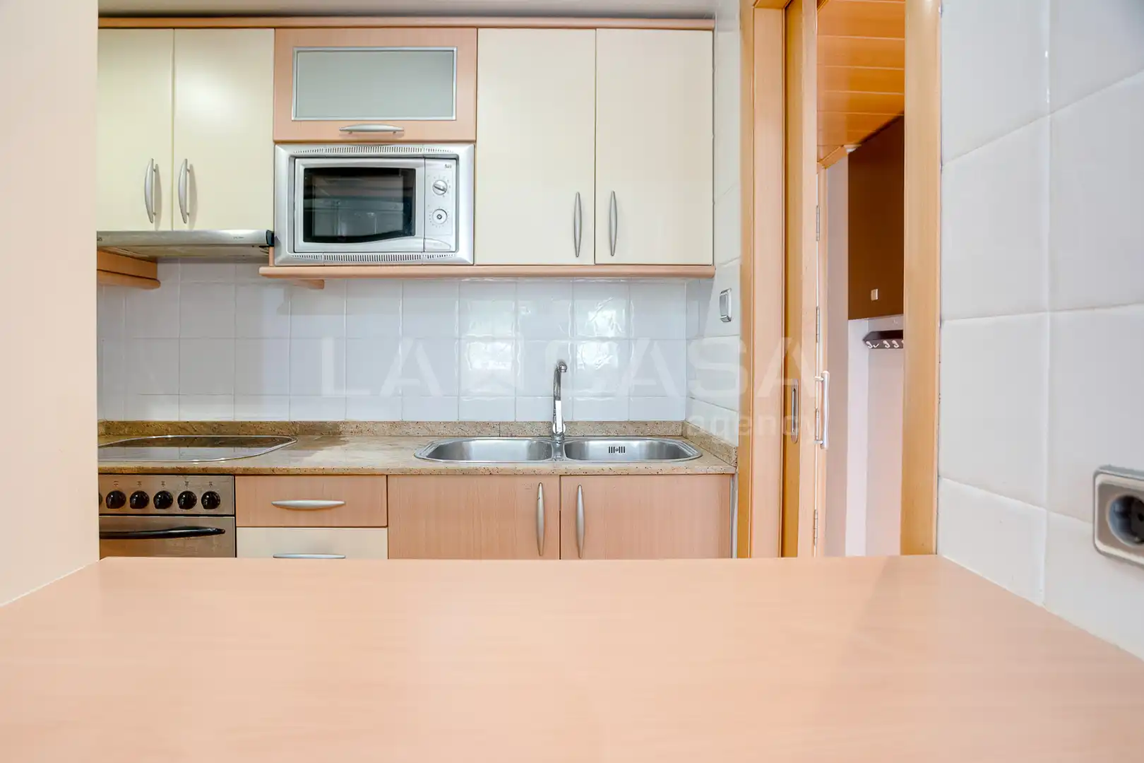 Cuina de Pis en venda en Barcelona amb Aire condicionat, Calefacció i Forn