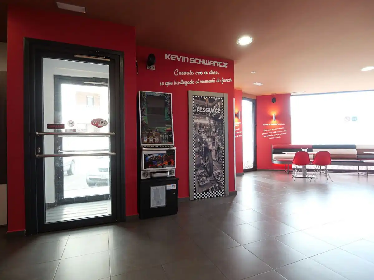 Local comercial en venda a Colindres, imagen 9