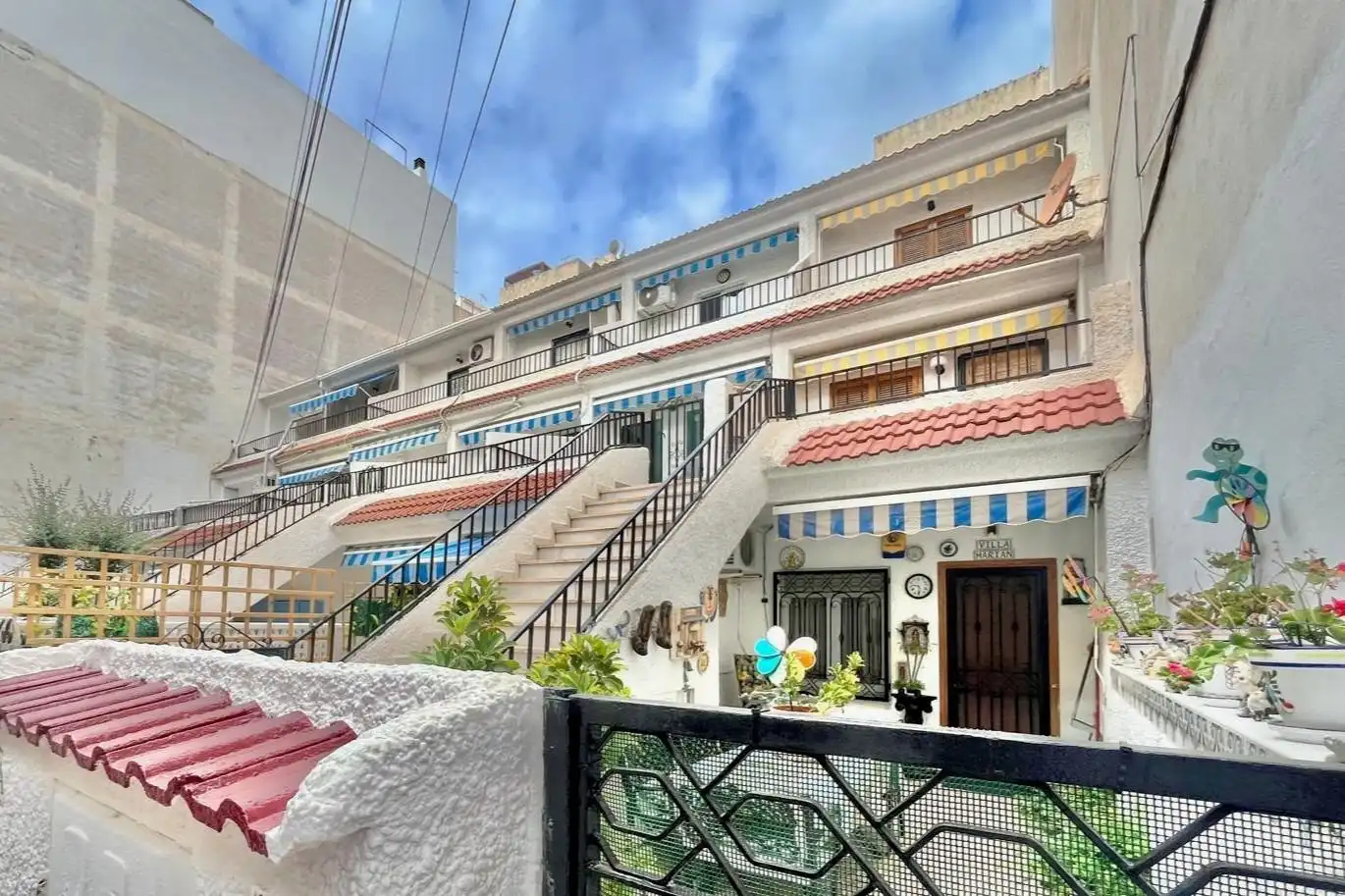 Vista exterior de Àtic en venda en Torrevieja amb Aire condicionat, Calefacció i Terrassa