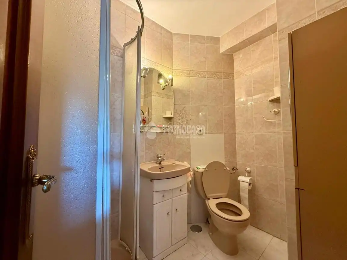 Baño de Piso en venta en Madrid con Calefacción, Parquet y Terraza