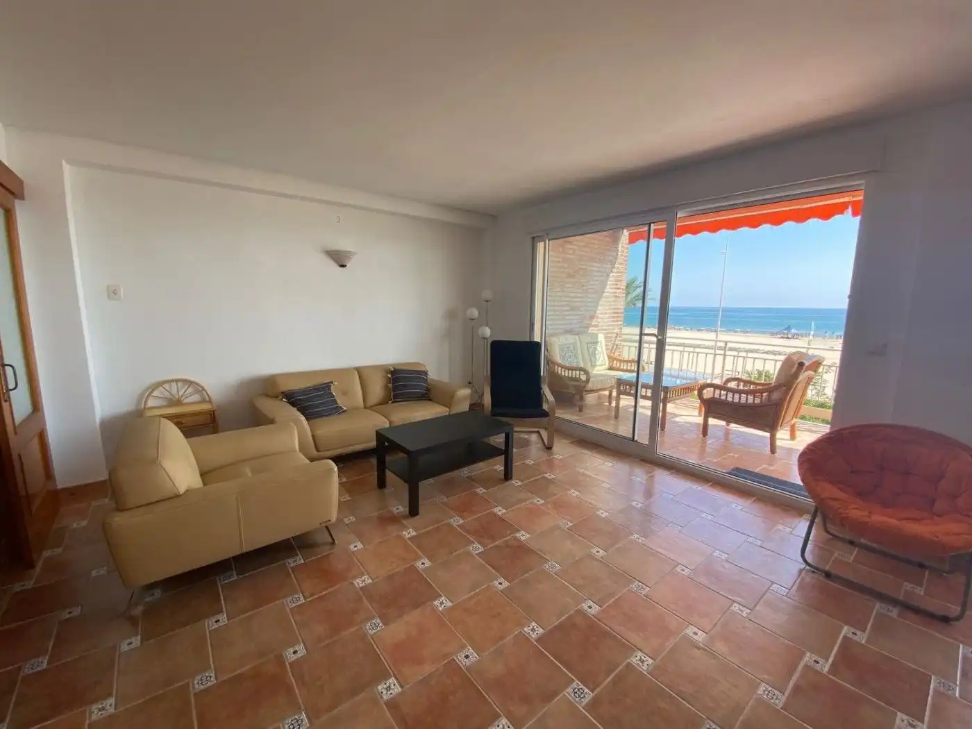 Mini appartamento con giardino in affitto a Passeig Maritim Neptu, imagen 7