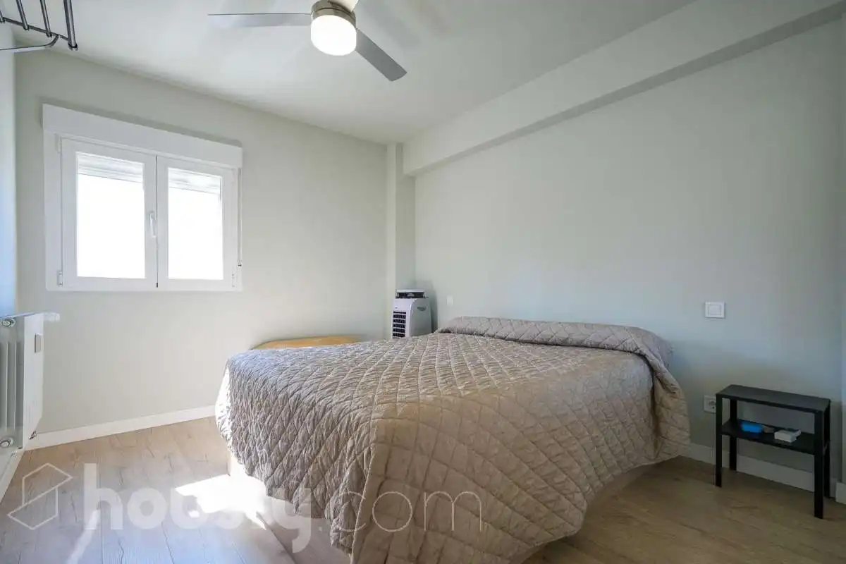 Habitación de Piso en venta en Madrid con Calefacción, Terraza y Trastero
