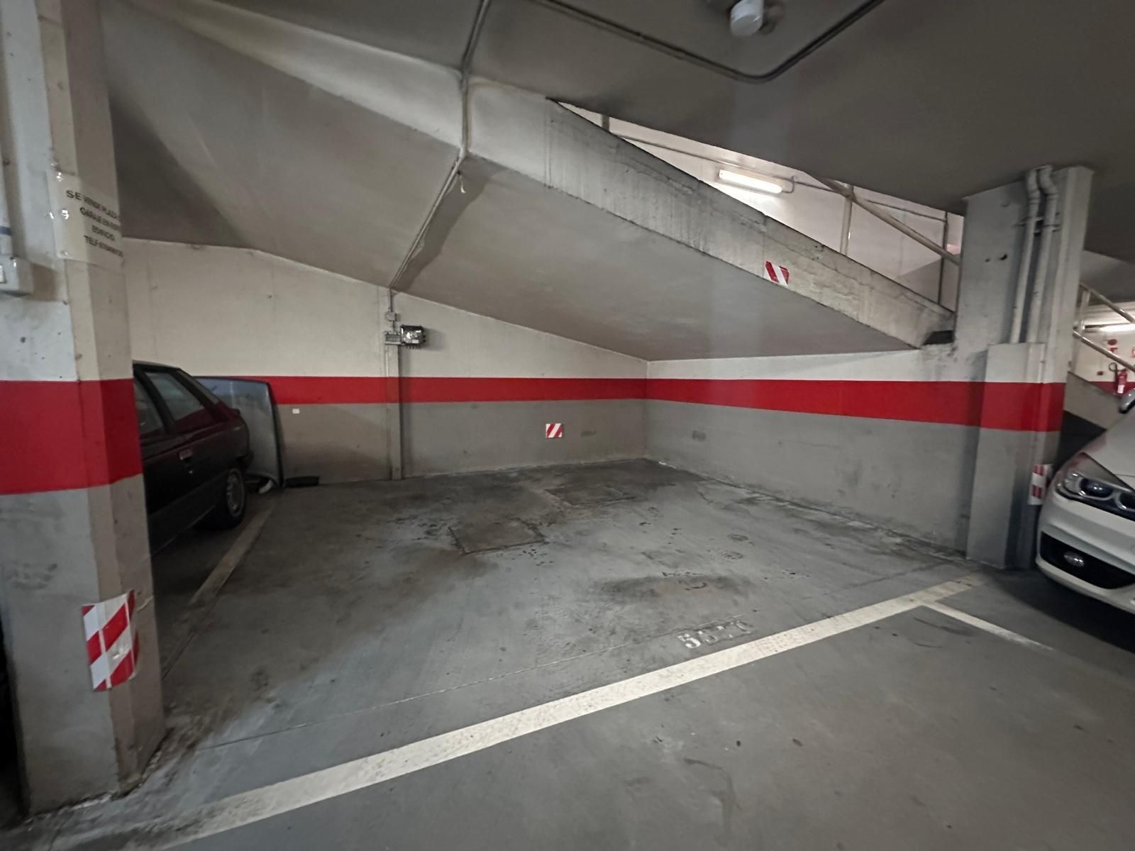 Aparcament de Garatge en venda en Oviedo 