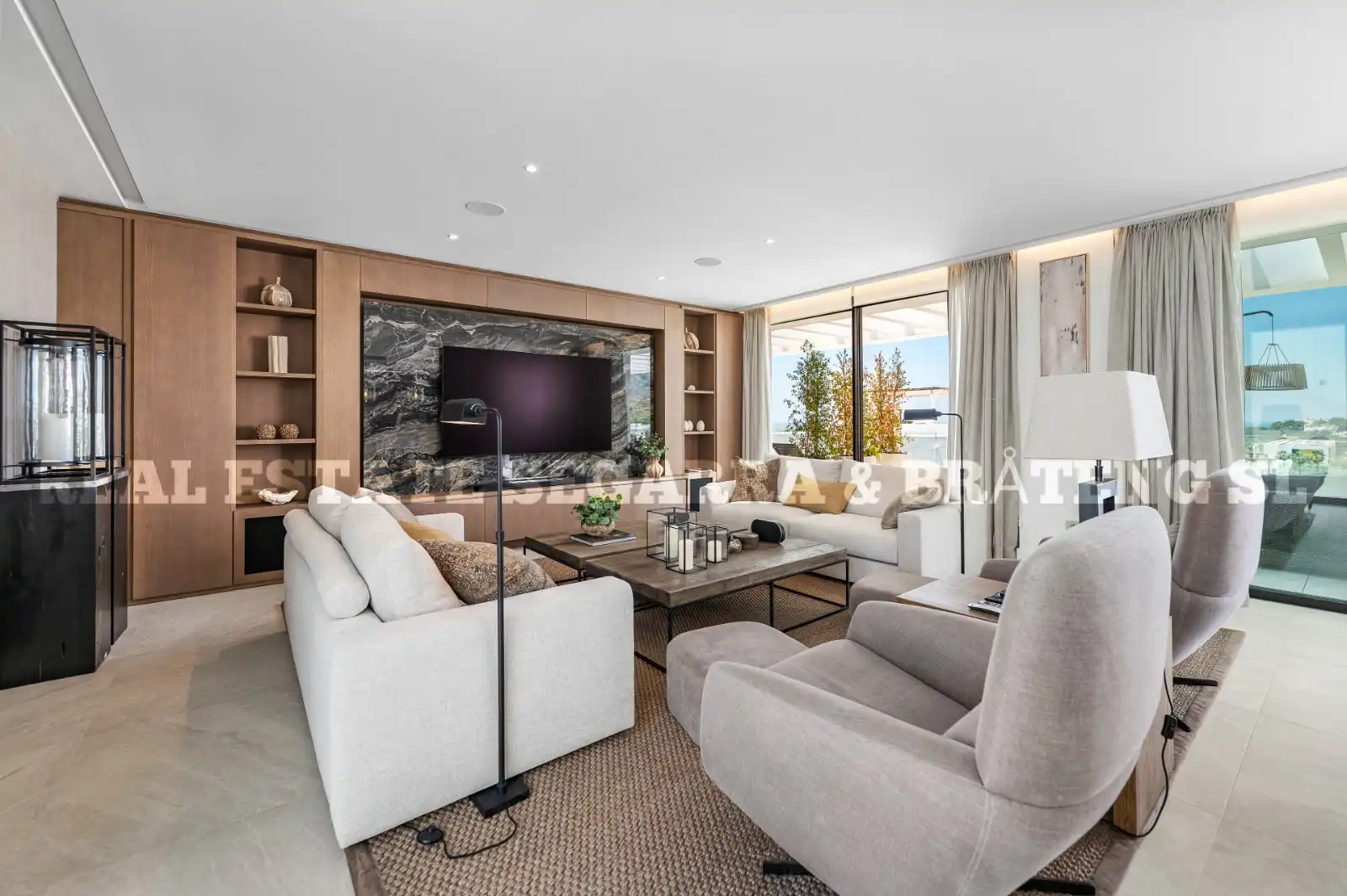 Living room of Attic for sale in Marbella  with Air Conditioner, Heating and Terrace