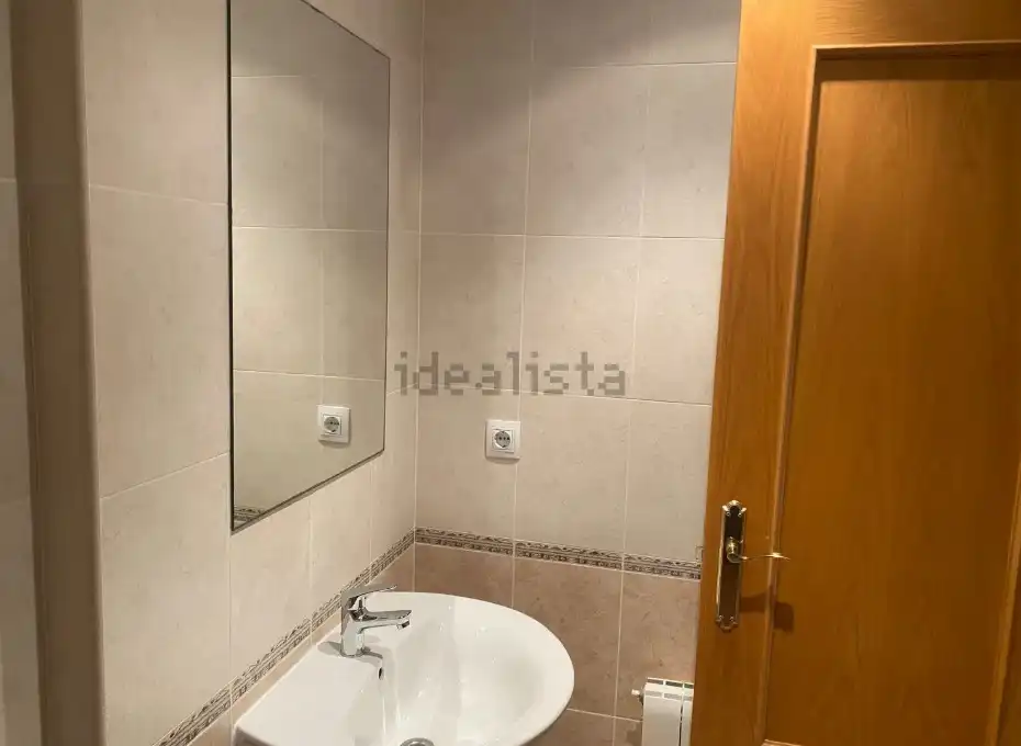 Bathroom of Ground floor for rent in Godella  with Heating, Oven and Washing machine