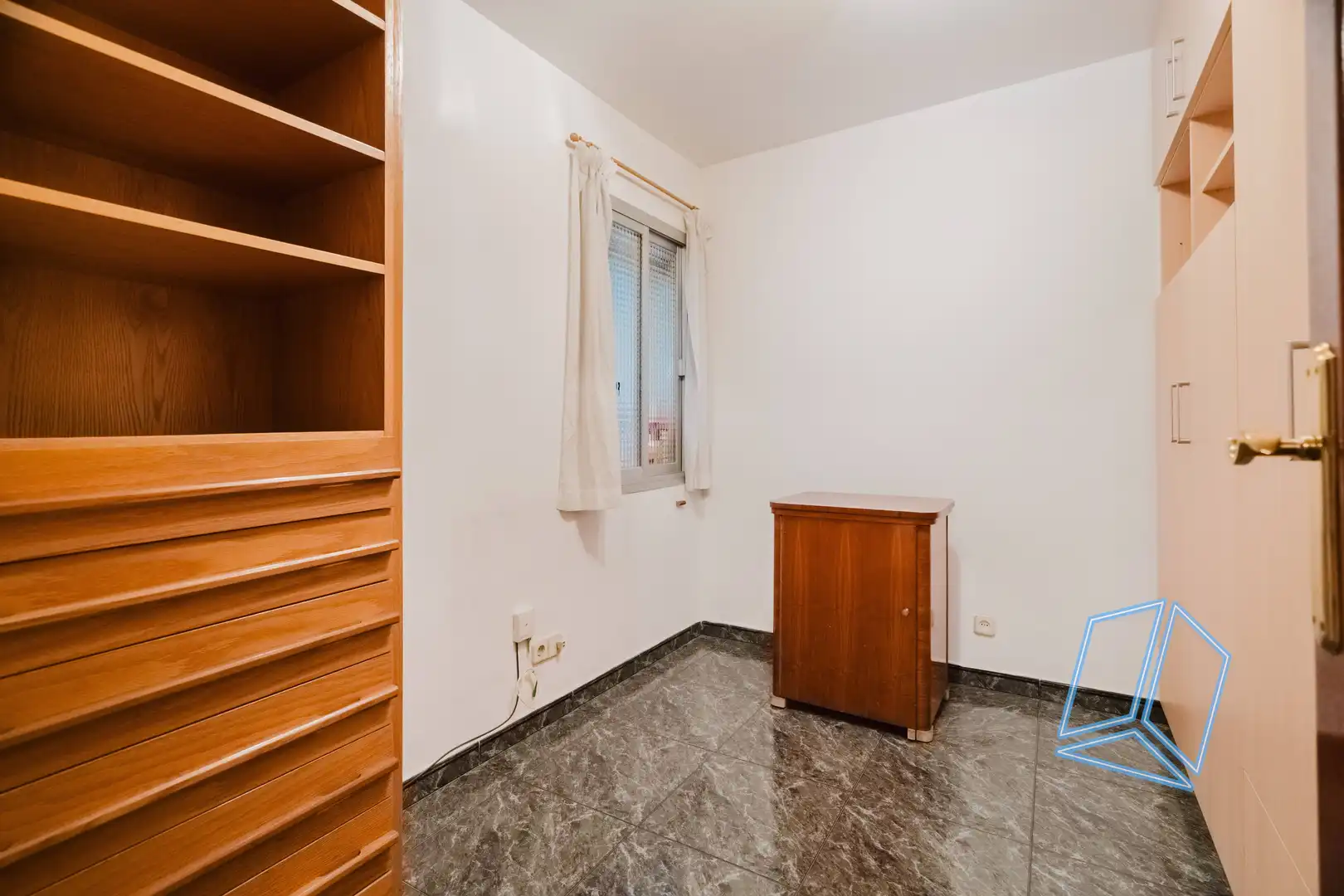 Habitación de Piso en venta en L'Hospitalet de Llobregat con Balcón