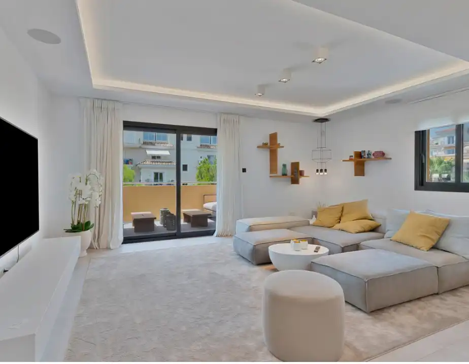 Sala de estar de Piso en venta en Marbella con Terraza, Amueblado y Horno