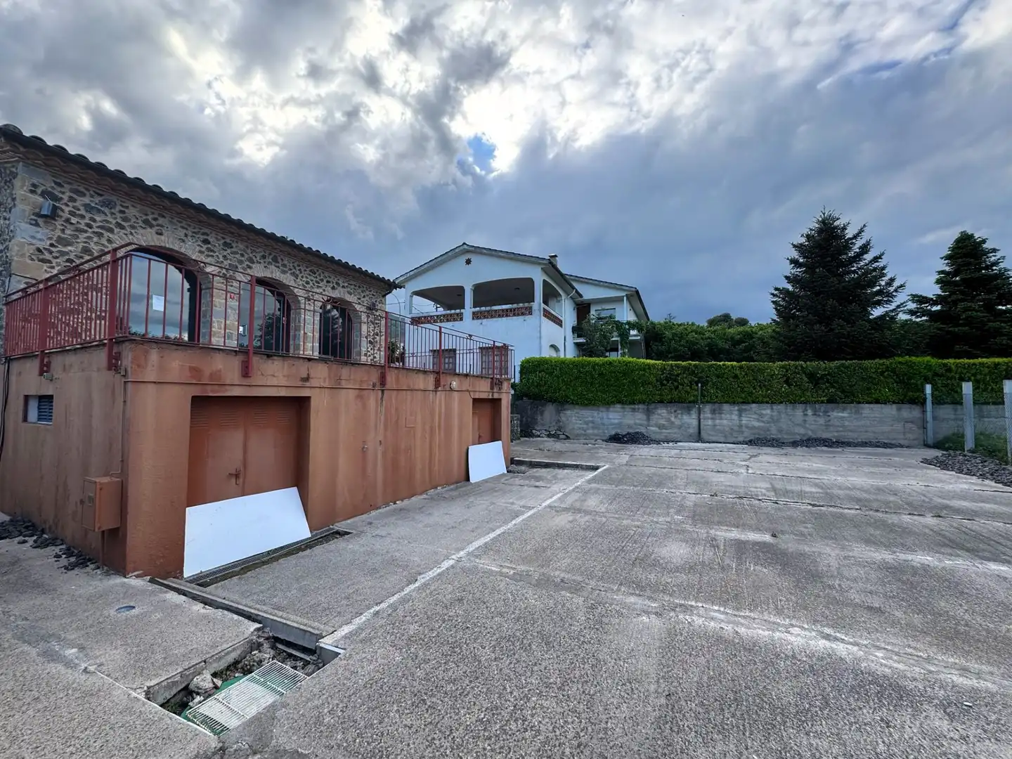 Parking de Casa o chalet en venta en Les Planes d'Hostoles con Terraza y Trastero