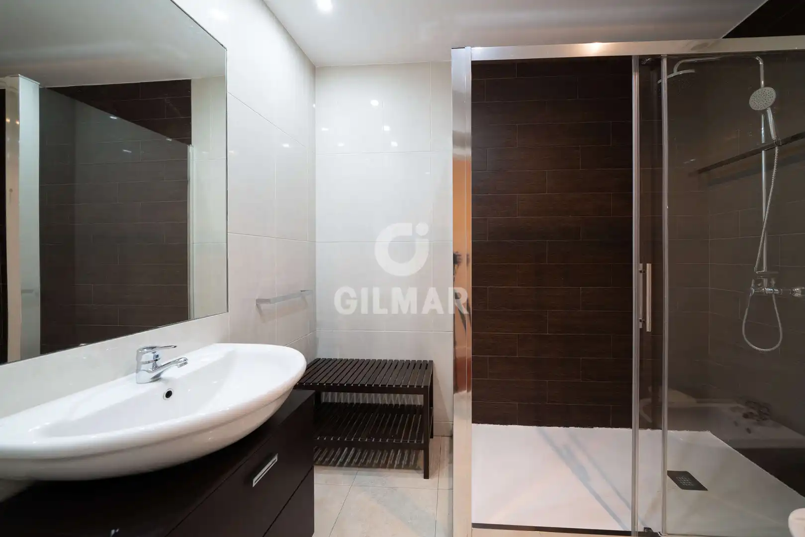 Bathroom of Flat for sale in Madrid  with Heating and Storage room