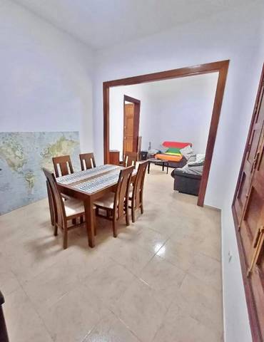 Piso en Venta en Calle de Santa Rosalía en Toscal