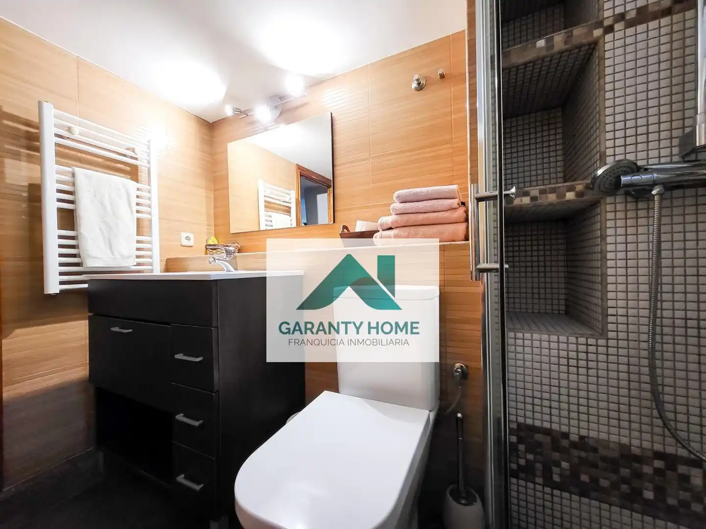 Bathroom of Apartments for rent in Villanueva de la Cañada  with Air Conditioner, Heating and Private garden
