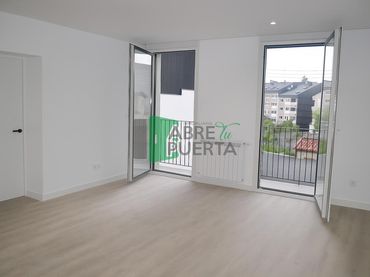 Piso con ascensor en venta en Couto