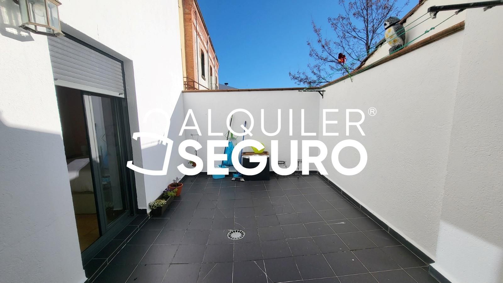 Terrassa de Pis de lloguer en El Espinar amb Calefacció, Terrassa i Moblat