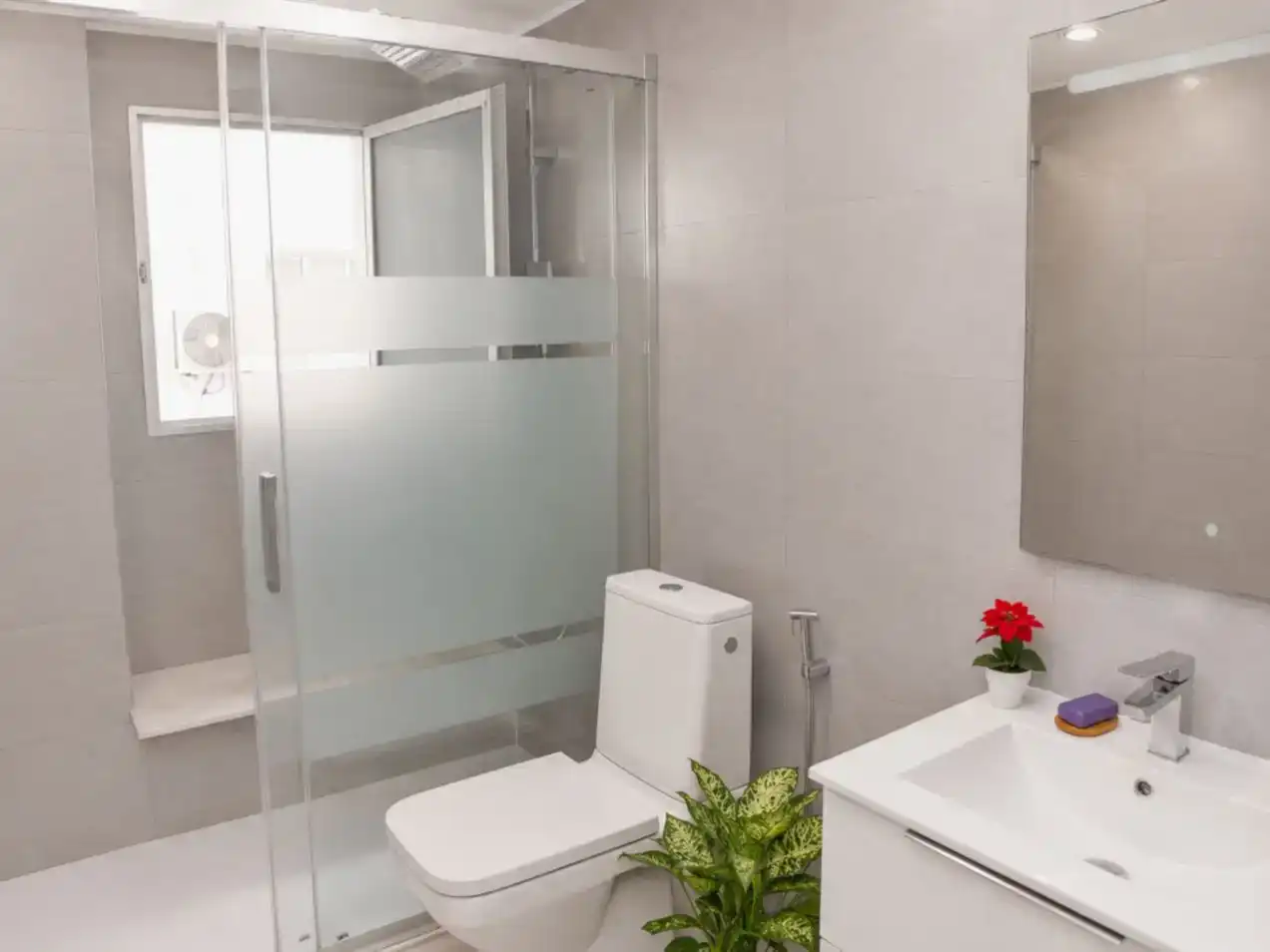 Baño de Piso en venta en Gandia con Aire acondicionado y Balcón
