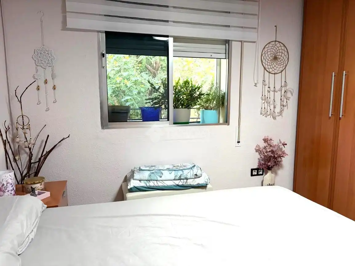 Bedroom of Flat for sale in Sevilla  with Air Conditioner
